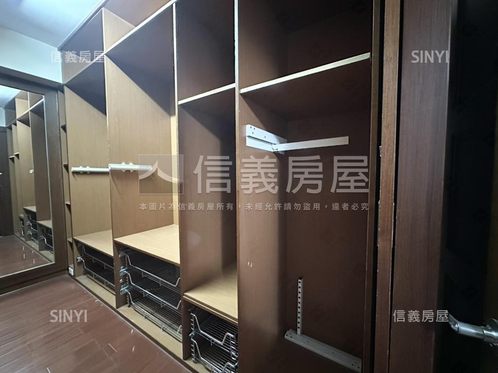 近Ｙ２２大空間４房車位房屋室內格局與周邊環境