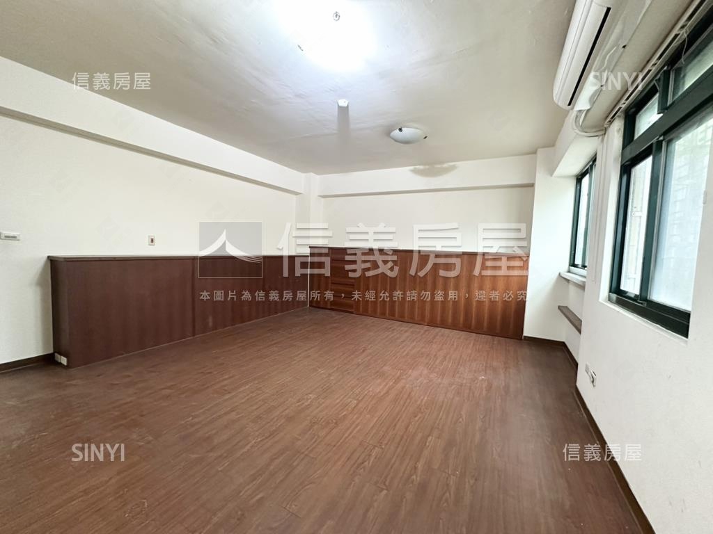 近Ｙ２２大空間４房車位房屋室內格局與周邊環境