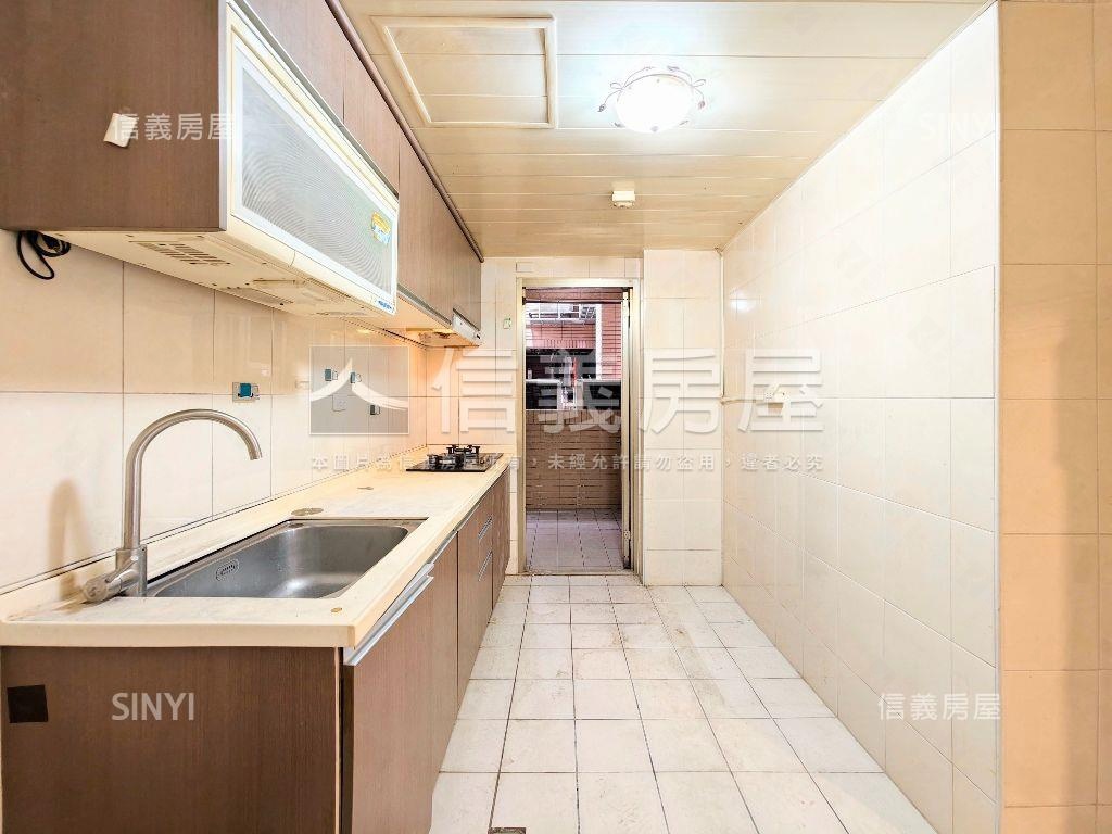 看山宜人太陽城經典四房房屋室內格局與周邊環境