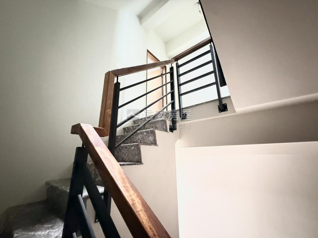 永康｜約百坪電梯豪墅房屋室內格局與周邊環境