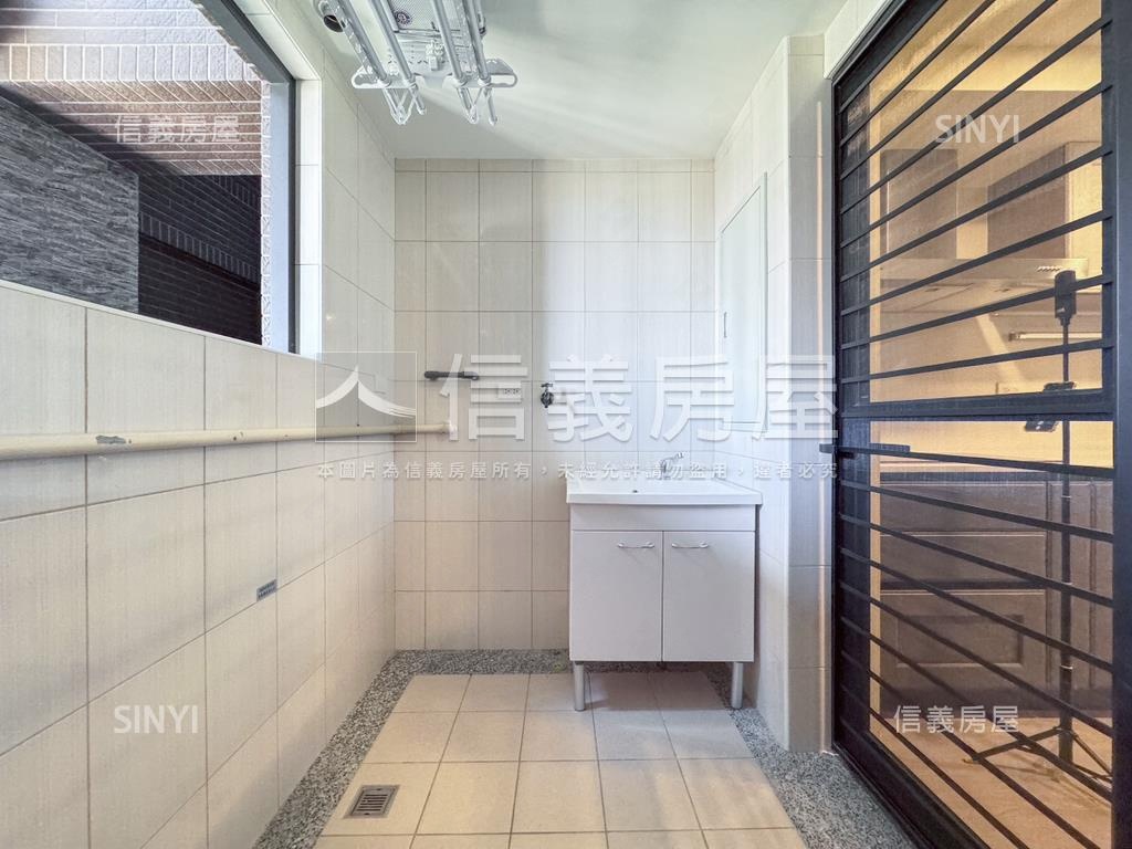 元城上階綠兩房雙衛浴平車房屋室內格局與周邊環境