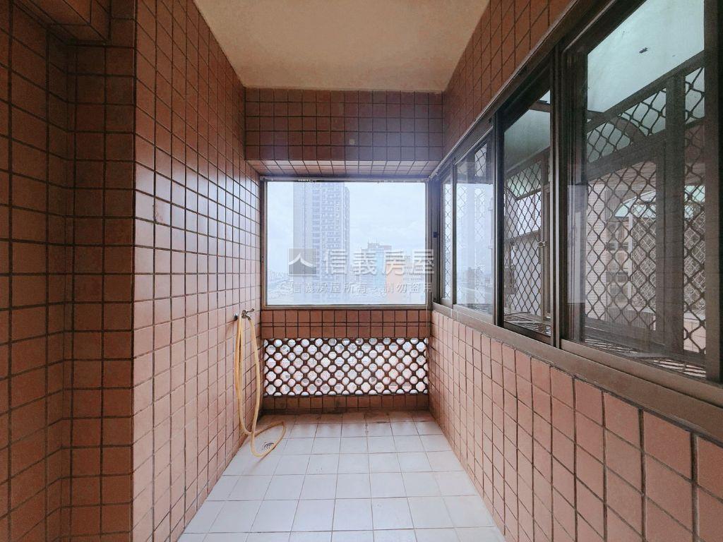 稀有釋出雙鐵共構北屯官邸房屋室內格局與周邊環境