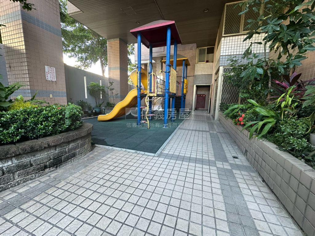 稀有釋出雙鐵共構北屯官邸房屋室內格局與周邊環境