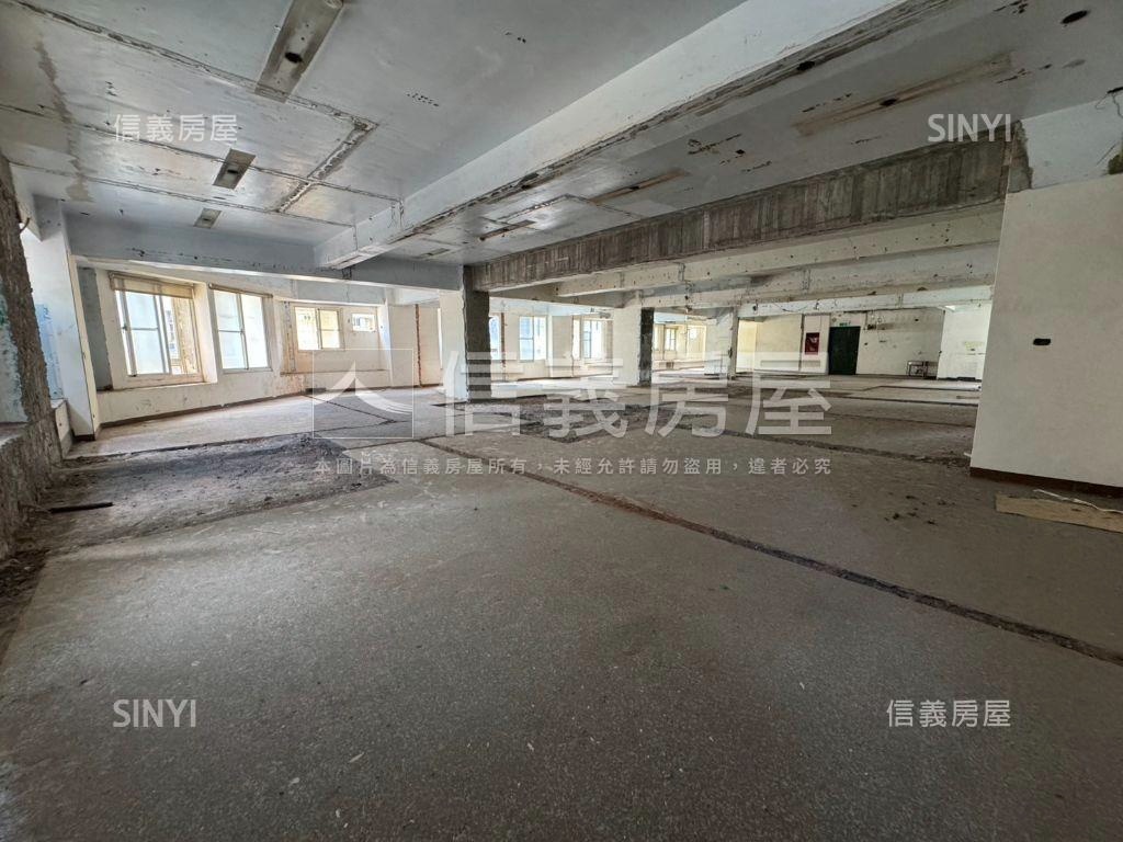 七賢正路收租三角窗房屋室內格局與周邊環境