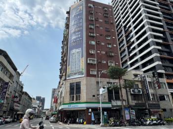 七賢正路收租三角窗