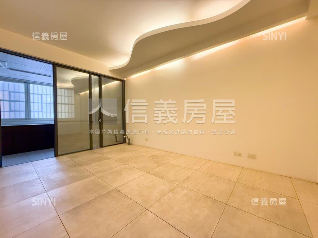 正復興路震後臨路透店房屋室內格局與周邊環境