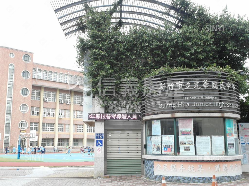 近舊社國小住一土地房屋室內格局與周邊環境