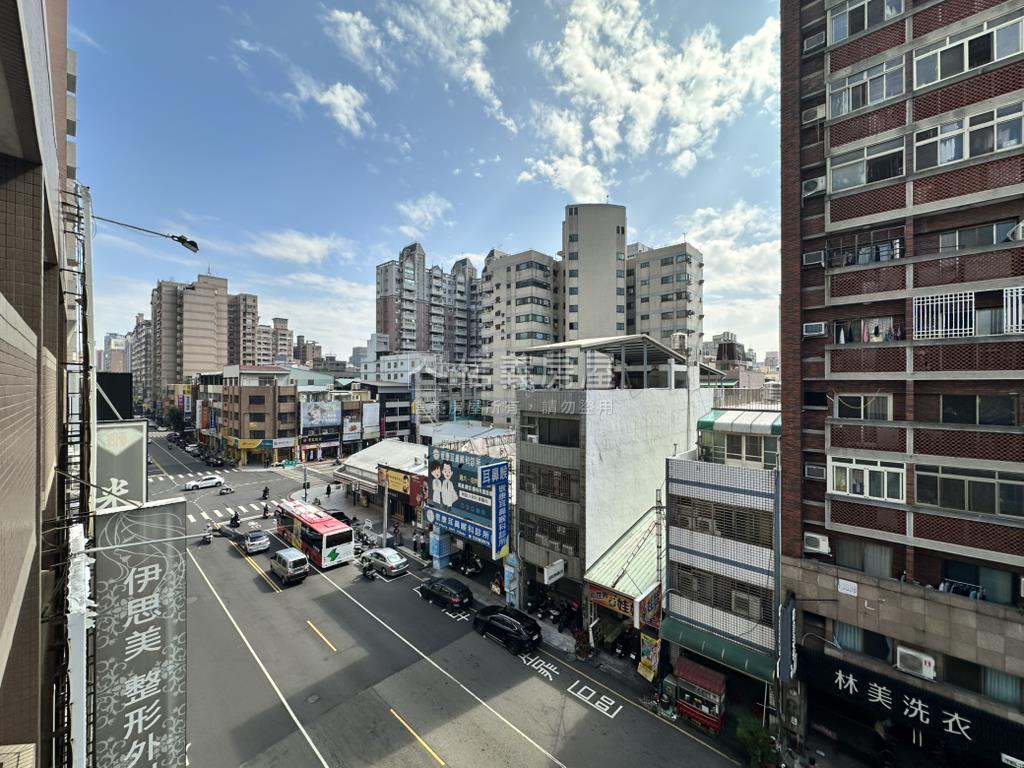 ㊣大業路朝南黃金店面房屋室內格局與周邊環境