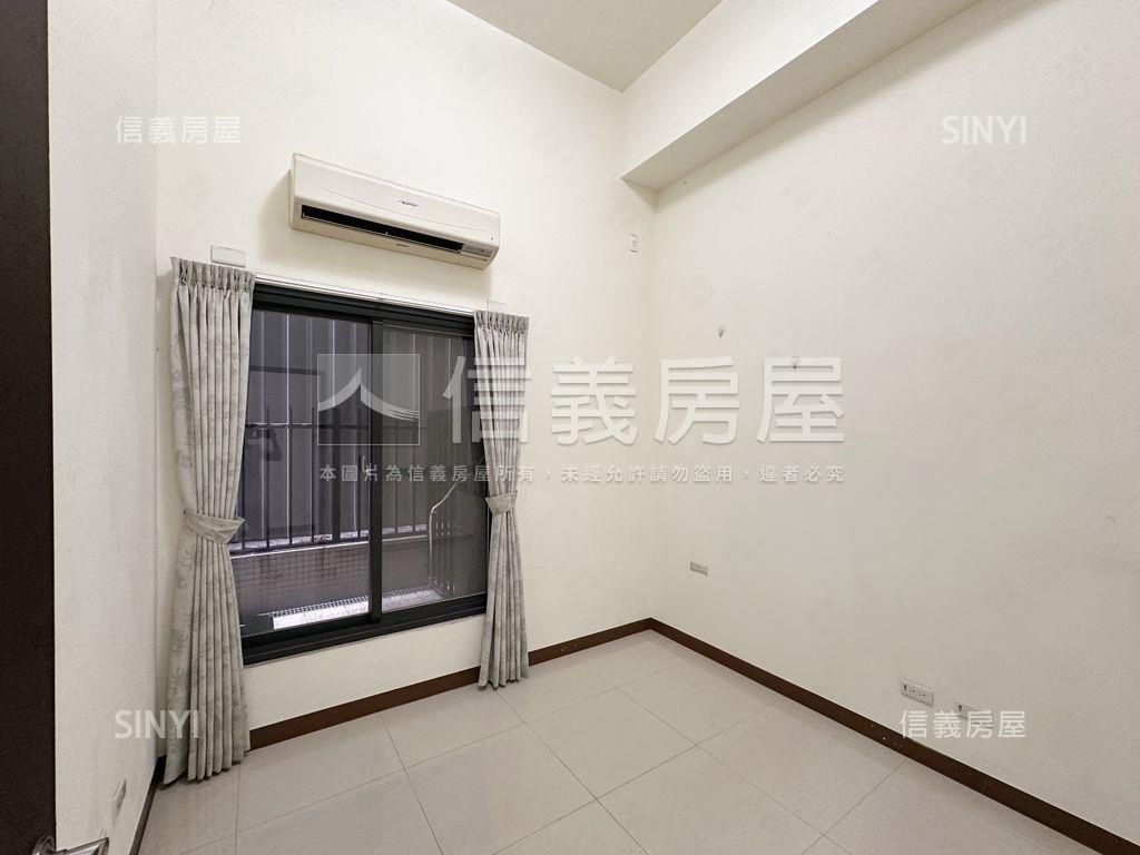 近高鐵挑高大兩房平移車位房屋室內格局與周邊環境