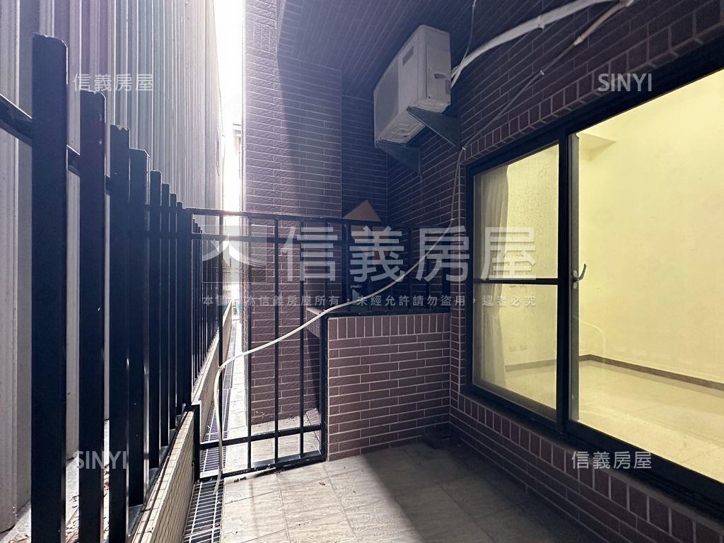 近高鐵挑高大兩房平移車位房屋室內格局與周邊環境