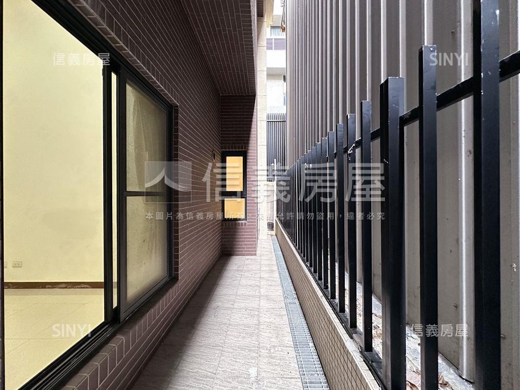 近高鐵挑高大兩房平移車位房屋室內格局與周邊環境