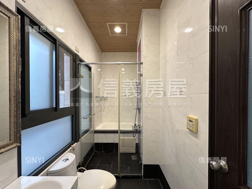 近高鐵挑高大兩房平移車位房屋室內格局與周邊環境