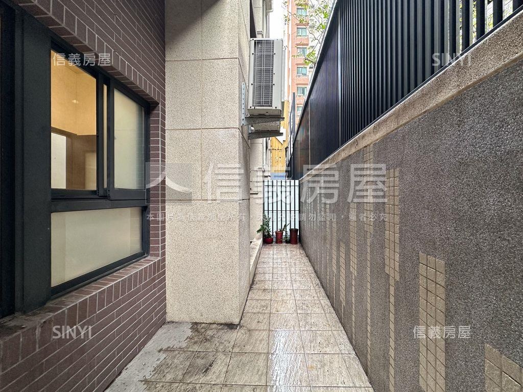 近高鐵挑高大兩房平移車位房屋室內格局與周邊環境