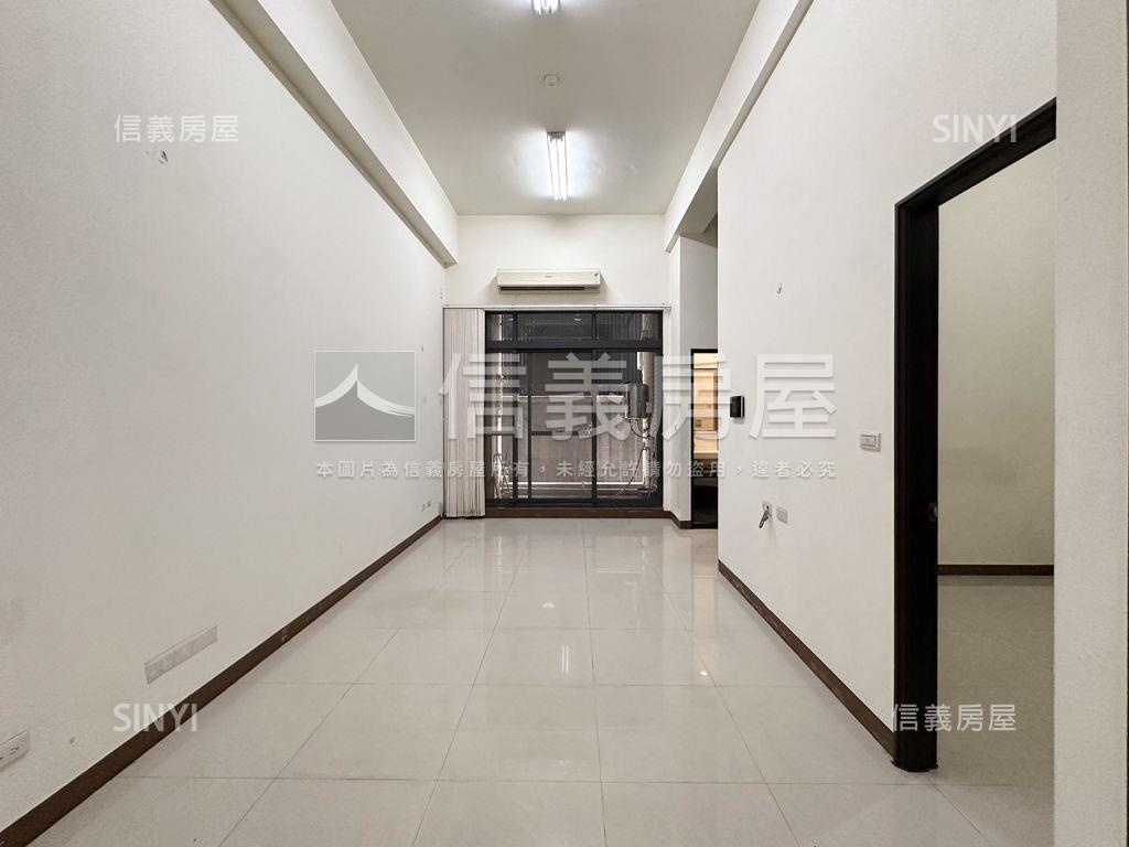 近高鐵挑高大兩房平移車位房屋室內格局與周邊環境