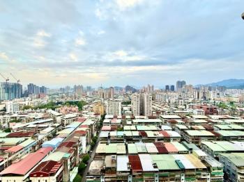 美河市高樓市景２房