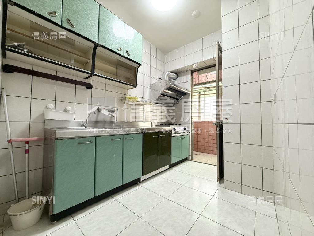 近北新公園二房附車位房屋室內格局與周邊環境