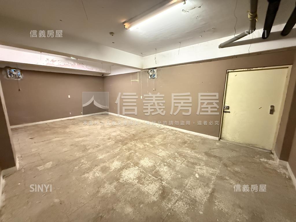 國泰東區一樓方便停車房屋室內格局與周邊環境