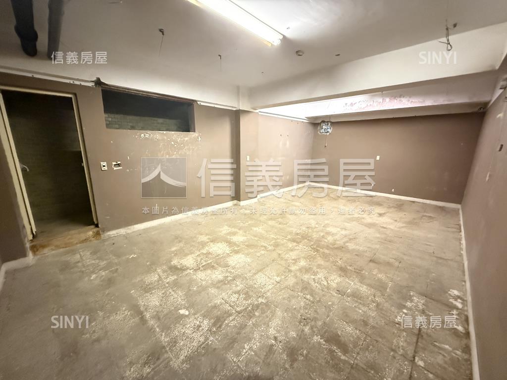 國泰東區一樓方便停車房屋室內格局與周邊環境