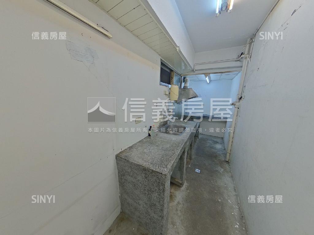 國泰東區一樓方便停車房屋室內格局與周邊環境