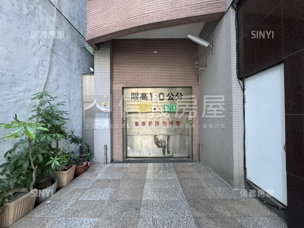 漢神商圈景觀４房車位美宅房屋室內格局與周邊環境