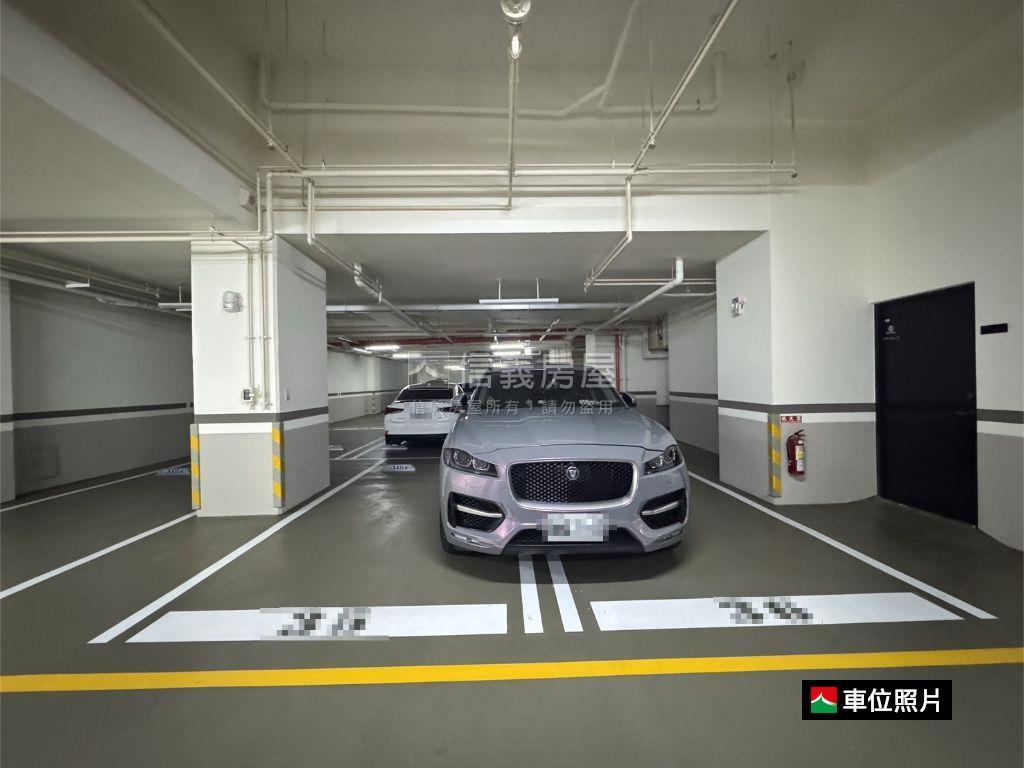 Ｒ５新世紀綠景四房雙平車房屋室內格局與周邊環境