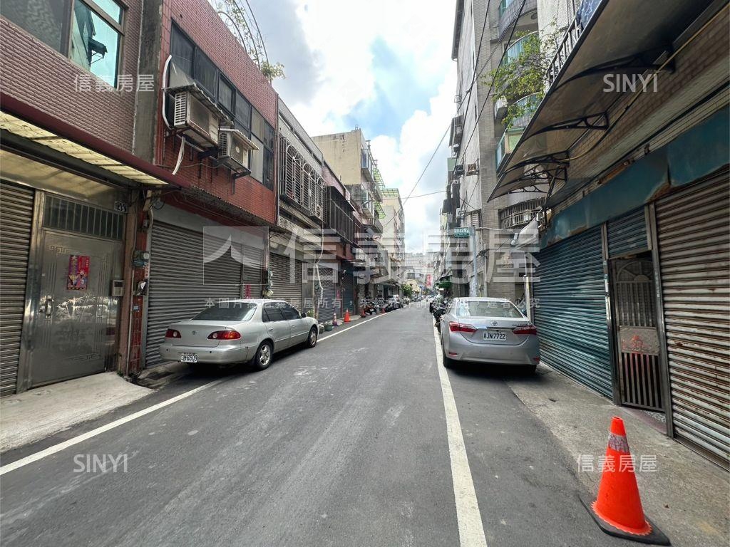 和福街車庫透天房屋室內格局與周邊環境