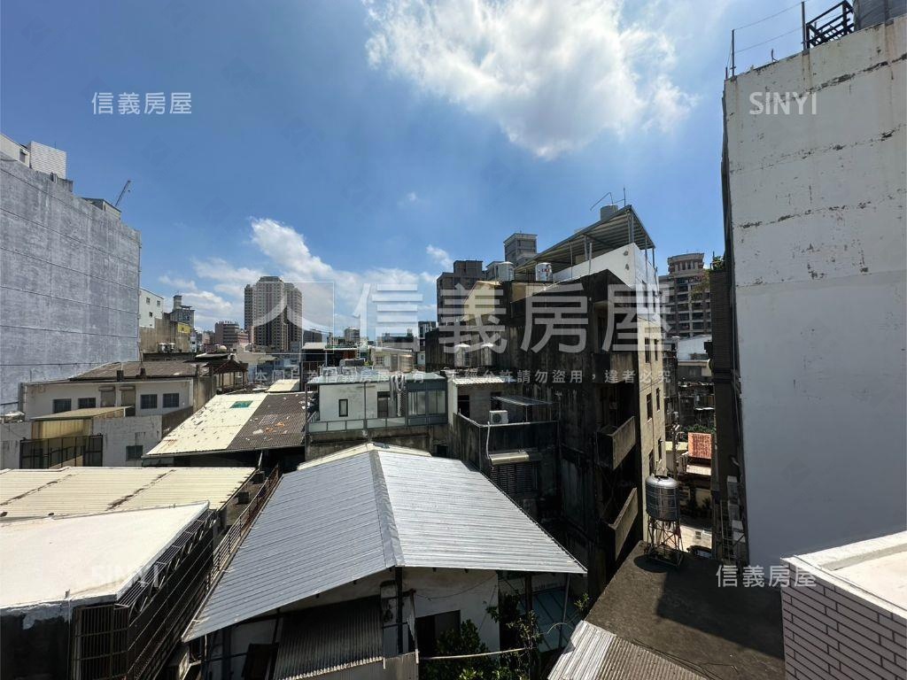和福街車庫透天房屋室內格局與周邊環境