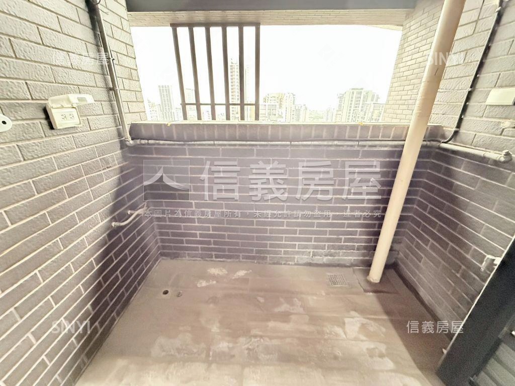 青埔威均君藏３房車位房屋室內格局與周邊環境