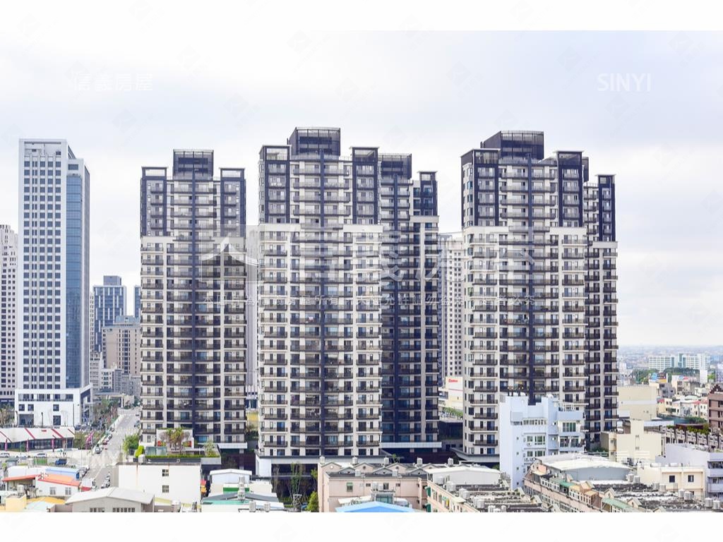 典藏世界島四房雙坡平車位房屋室內格局與周邊環境