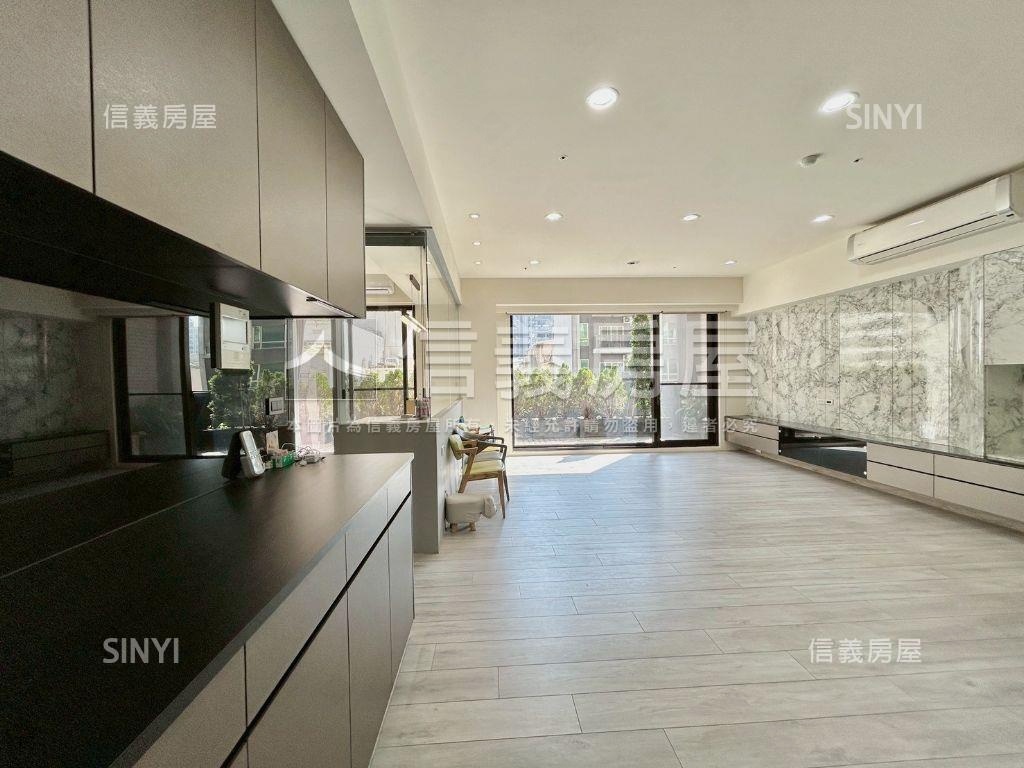 典藏世界島四房雙坡平車位房屋室內格局與周邊環境