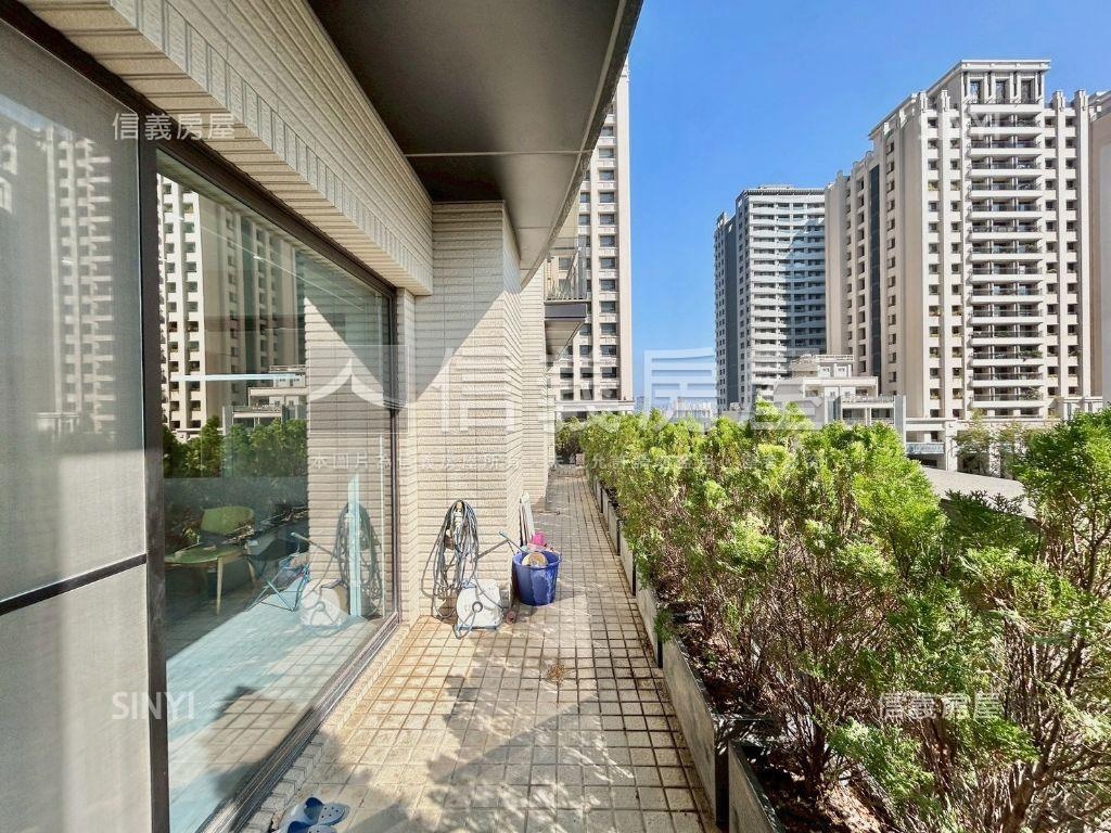 典藏世界島四房雙坡平車位房屋室內格局與周邊環境