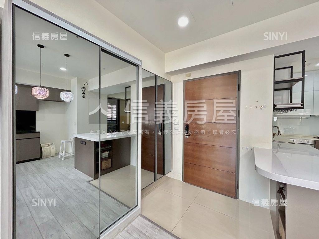 典藏世界島四房雙坡平車位房屋室內格局與周邊環境