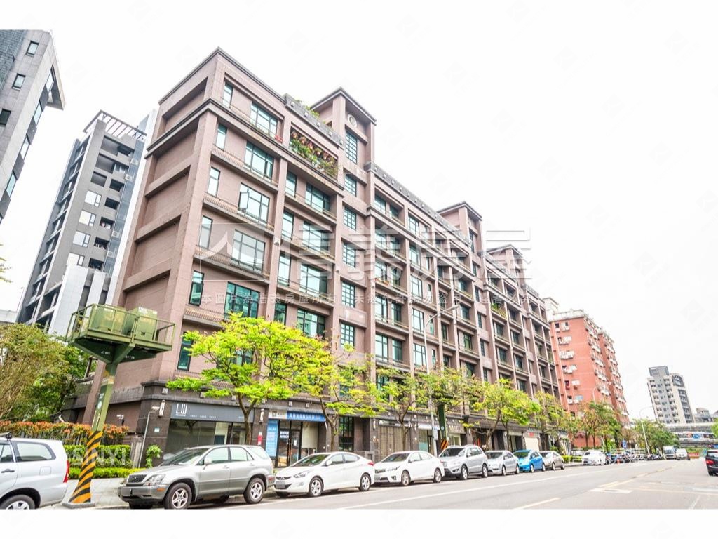 經貿ＢＯＳＳ經典２房房屋室內格局與周邊環境