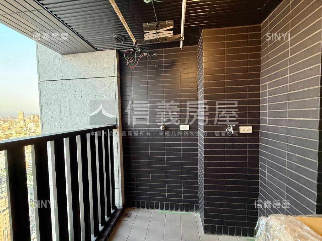 ＶＶＳ１帝王戶兩房平車房屋室內格局與周邊環境