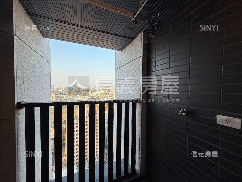 ＶＶＳ１帝王戶兩房平車房屋室內格局與周邊環境