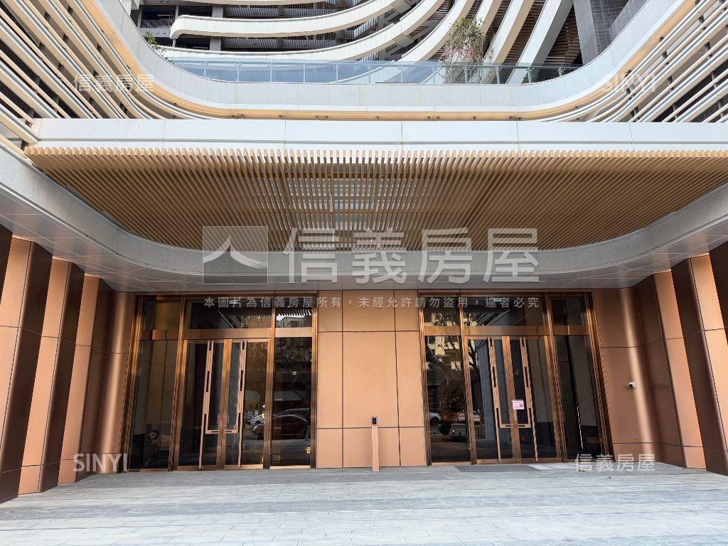 ＶＶＳ１帝王戶兩房平車房屋室內格局與周邊環境