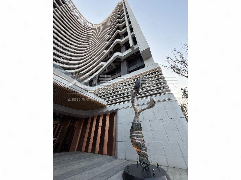 ＶＶＳ１帝王戶兩房平車房屋室內格局與周邊環境