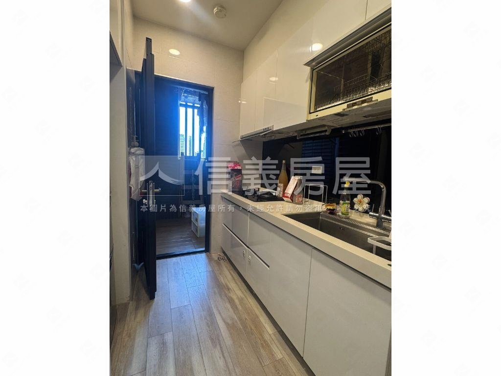 新六藝兩房尊邸坡平大車位房屋室內格局與周邊環境