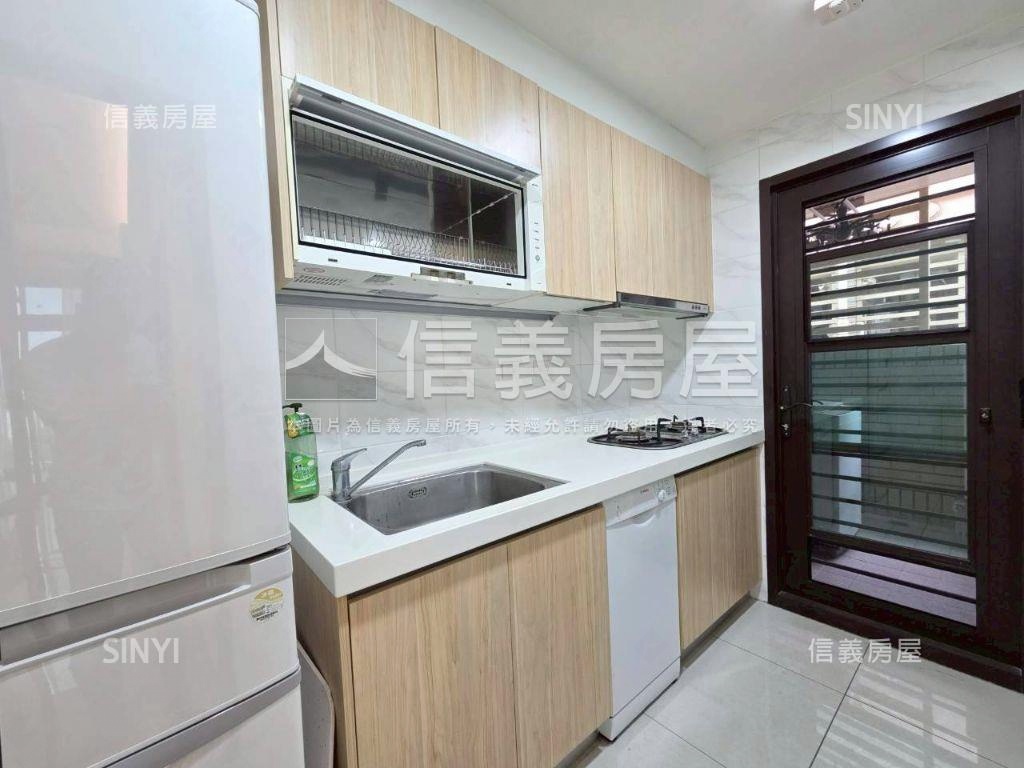 青年時代高級裝潢三房車位房屋室內格局與周邊環境
