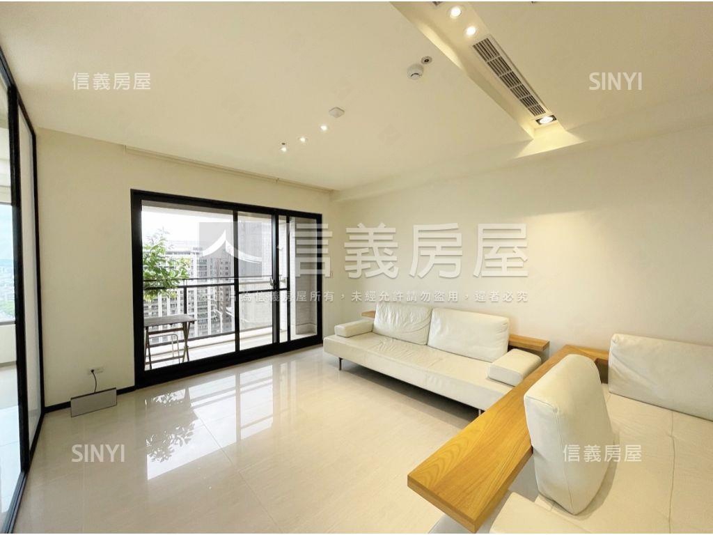 專任中港層峰次頂樓面七期房屋室內格局與周邊環境