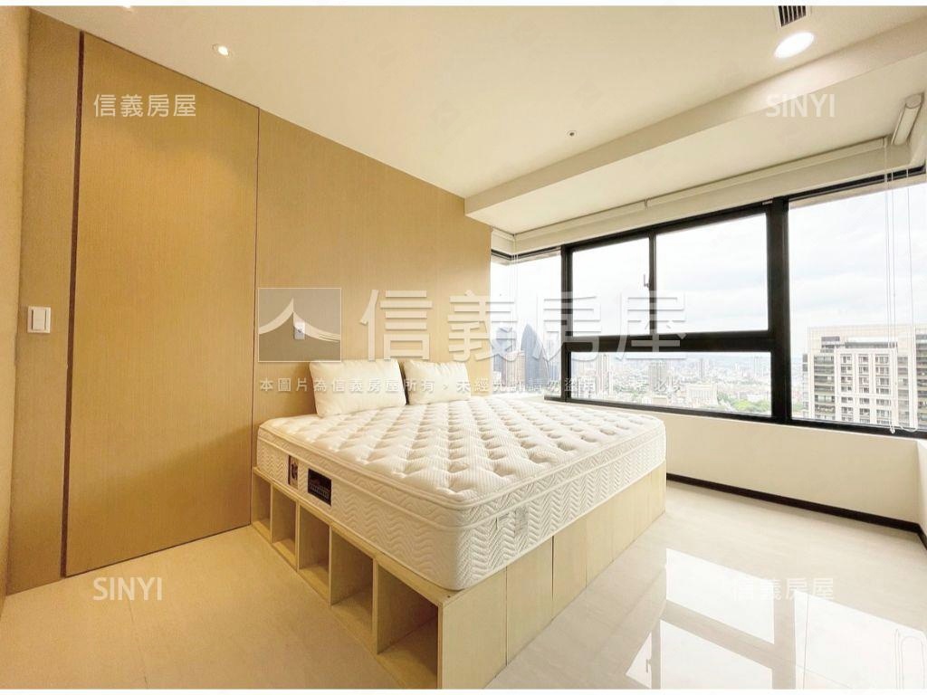 專任中港層峰次頂樓面七期房屋室內格局與周邊環境