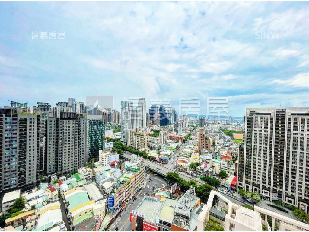 專任中港層峰次頂樓面七期房屋室內格局與周邊環境