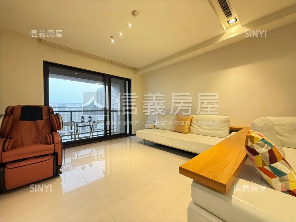 專任中港層峰次頂樓面七期房屋室內格局與周邊環境