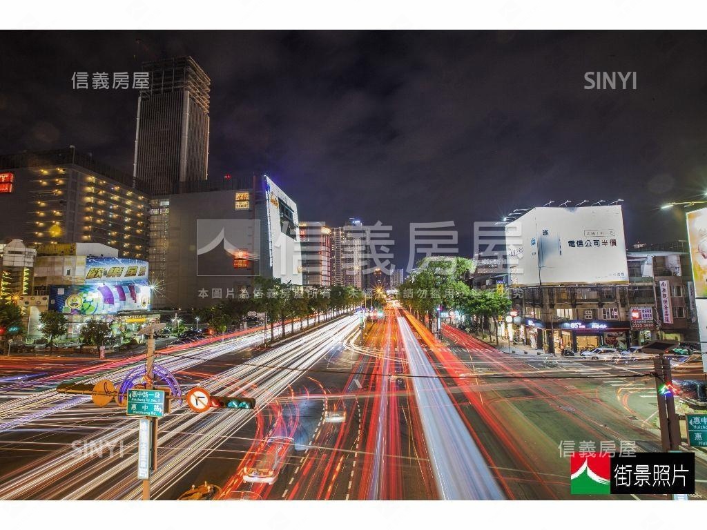 專任中港層峰次頂樓面七期房屋室內格局與周邊環境