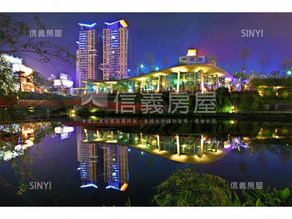 專任中港層峰次頂樓面七期房屋室內格局與周邊環境
