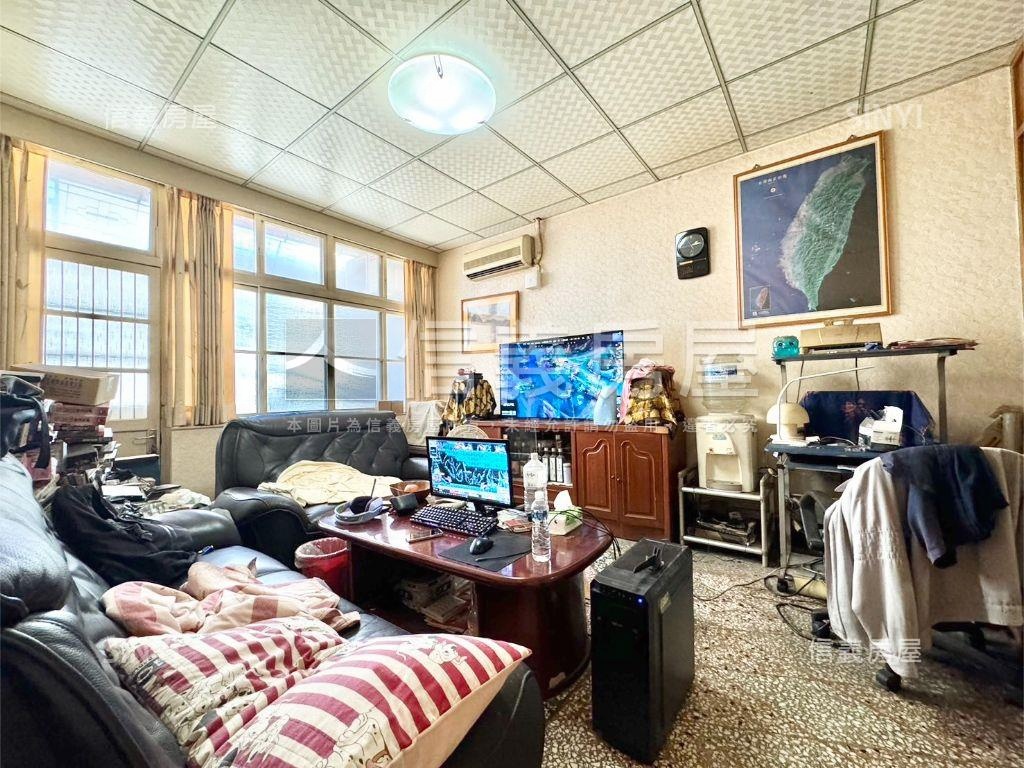 建華國中旁。大面寬美透天房屋室內格局與周邊環境