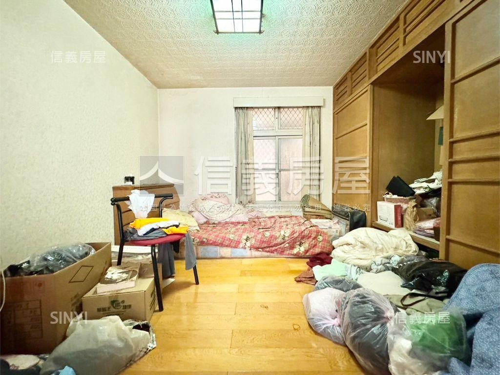 建華國中旁。大面寬美透天房屋室內格局與周邊環境