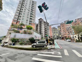 登林路稀有三角窗土地