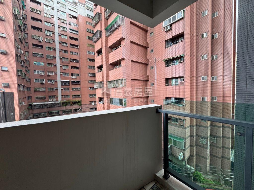 奇美京鑽．明亮簡約兩房房屋室內格局與周邊環境