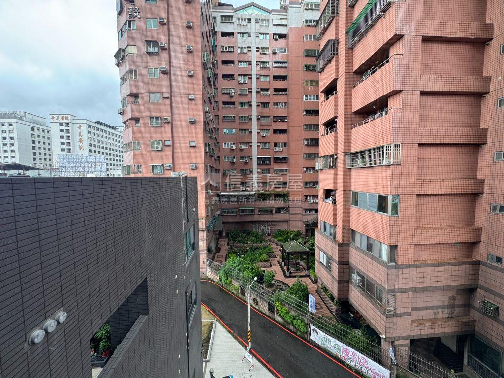 奇美京鑽．明亮簡約兩房房屋室內格局與周邊環境